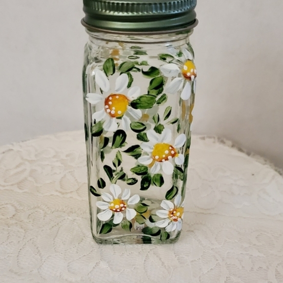 One Handmade Spice or Storage Bottle with Daisies, All Occasion gift - Picture 7 of 7